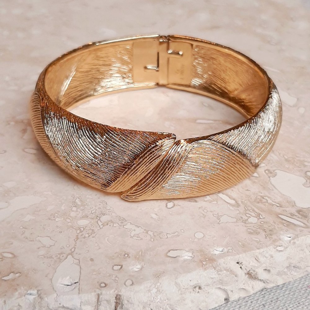 VTG Monet Gold Tone Swirl Wave Bangle Clamper Bracelet
